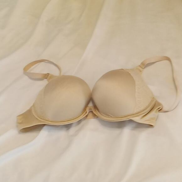 Maidenform Women's Cream underwire padded 36C bra. Comfortable,Sexy. - Picture 1 of 6
